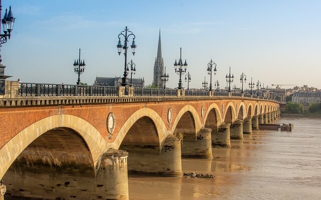 Études à Bordeaux